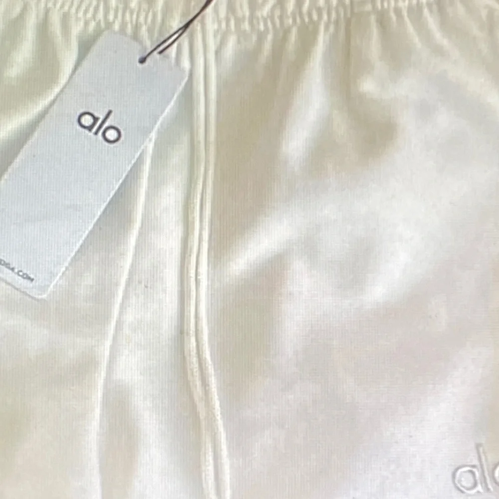 ALO Yoga White Crew Neck Sweater Size S
